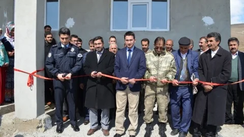 Özalp Kaymakamı Çiçek Bayan Kuran Kursu Ve Bayan Taziye Evinin Açılışını Yaptı