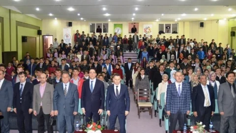 Erzurum Gençliği Ecdadına Sahip Çıkıyor