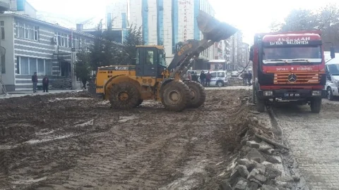 Tatvan Belediyesi'nden Yeni Yol Çalışmaları