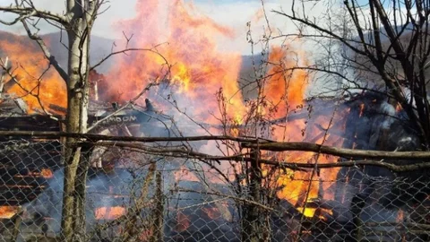 Sobadan Çıkan Yangında Bir Ev Kül Oldu