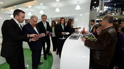 Bursa Kitap Fuarı'nda Osmangazi Standına Büyük İlgi