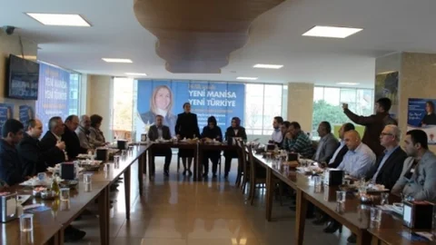 Güzide İçen Kasap Mahalle Temsilcileriyle Bir Araya Geldi