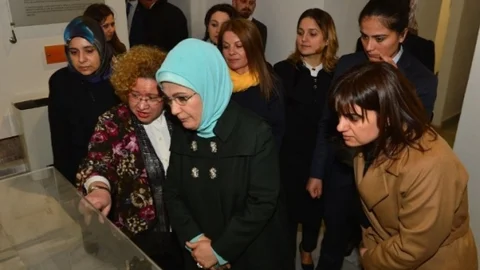 Emine Erdoğan Seramik Müzesini Ziyaret Etti