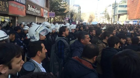 Boşanma Davası Açtğı İçin Eşi Tarafından Vurulan Kadın Hastaneye Kaldırıldı