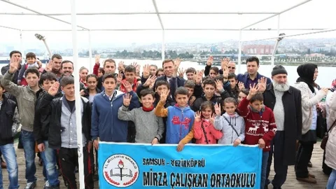 Genç'ten Vatandaşlara 'mavi Marmara' Teşekkürü