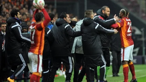 Arena'da Maç Sonu Ortalık Karıştı