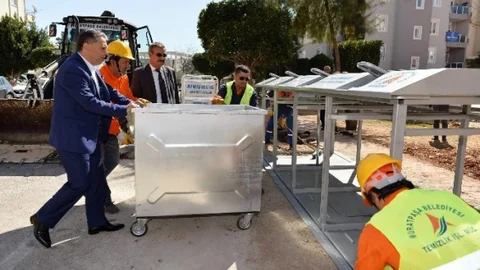 Başkan Uysal Yer Altı Çöp Konteynırı Çalışmalarını İnceledi