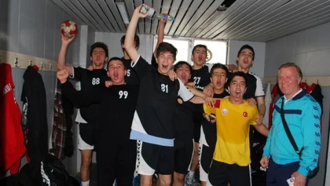 Mudanya Polis Gücü Hentbol Takımı Denizli'de Destan Yazdı