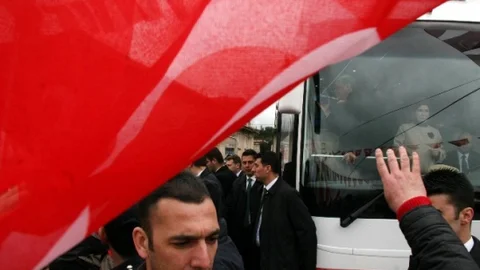 Cumhurbaşkanı Erdoğan Balıkesir'de Çiçeklerle Karşılandı