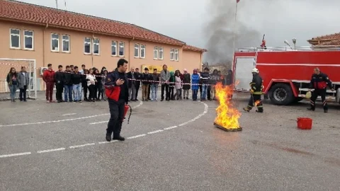 İtfaiyeden Yangın Ve Deprem Tatbikatları