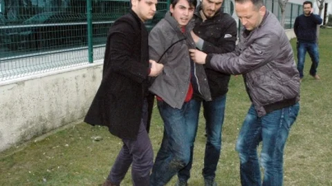 Ösym Binasında Zincirli Eylem