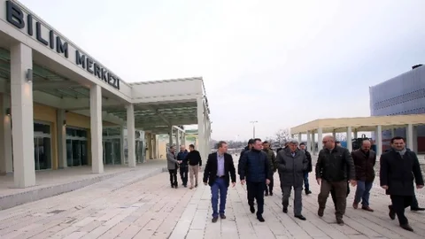 Başkan Karaosmanoğlu Kocaeli Bilim Merkezini İnceledi