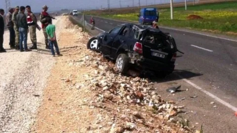 Araç Şarampole Devrildi 10 Yaralı