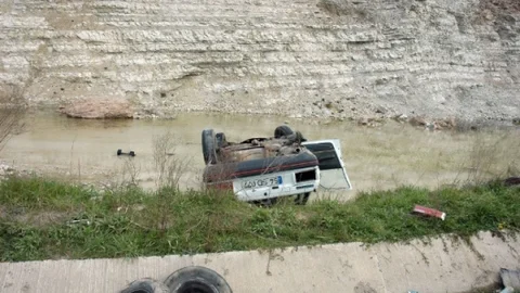 Sakarya'da Otomobil Yoldan Çıktı 1 Yaralı