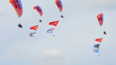 THK'den Şehitlere Saygı Uçuşu