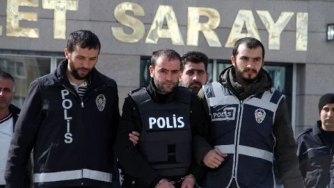 Sokak Ortasında Eşini Vuran Zanlı Tutuklandı