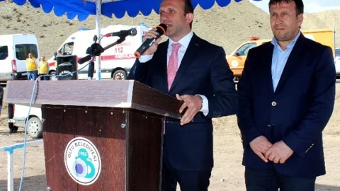 Büyükşehir Belediyesi Oltu Canlı Hayvan Pazarı'nın Temelini Attı