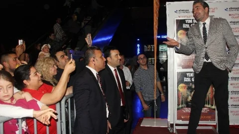 Erkan Petekkaya'ya Yoğun İlgi