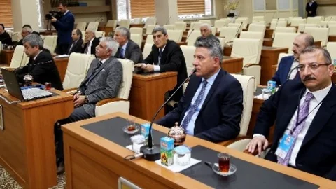 Başkan Sekmen Gazeteciler Konfederasyonu Yönetim Kurulu'nu Ağırladı