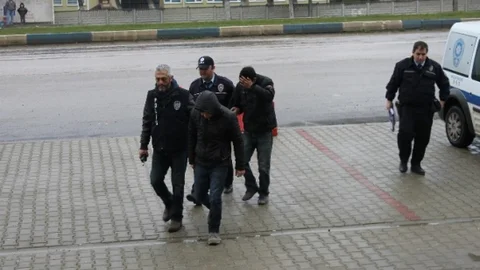 Otomobil Fareleri Yakalandı