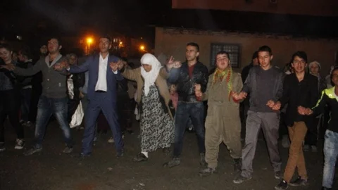 Hakkari'de İlk Nevruz Ateşi Yakıldı