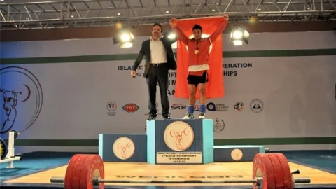 Jfc Store'ye ‘Erkek Giyim' Kategorisinde Kalite Ödülü