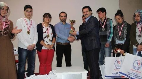 ‘Fikirler Konuşuyor' Münazarası