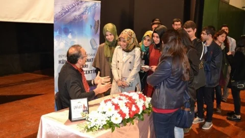 Sunay Akın Çanakkale'yi Anlattı