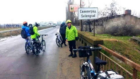 Bisikletle 3 Ülkeyi 9 Saatte Turladılar