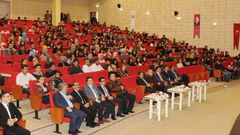 Mehmet Akif Ersoy'un Torunuyla Söyleşi “Dedem Mehmet Akif”