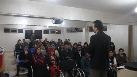 Gercüş'e Gelen Kobanili Aileler İçin Açılan Kürtçe Kursu Tamamlandı