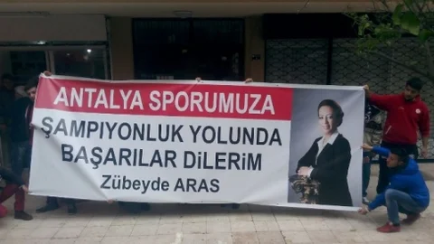 AK Parti'nin Kadın Aday Adayından Antalyaspor'a Destek