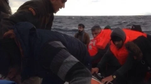 Ege Denizinde 56 Sığınmacı Yakalandı