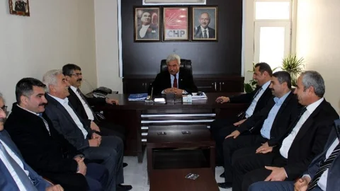 Seçim Öncesi AK Parti'den CHP'ye Ziyaret