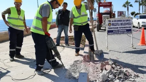 Mezitli'de Engelsiz Kaldırım Çalışması