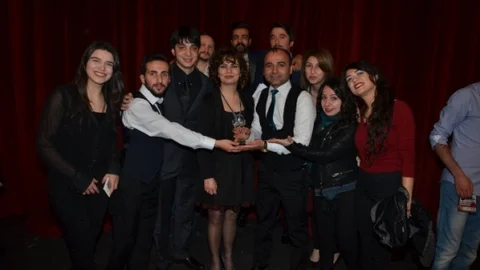 Hop Dedik Tiyatro Topluluğu Malatya'ya Ödülle Döndü