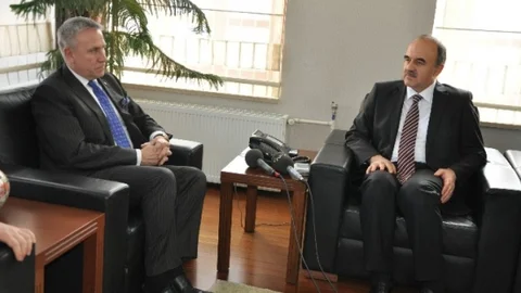 Macar Heyetten Vali Erol'a Ziyaret