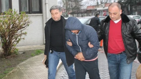 Yüksek Sesle Müzik Dinleyen KOMşusunu Silahla Yaralayan Zanlı Tutuklandı