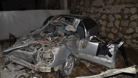 Osmancık'ta Uçan Otomobil Evin Çatısına DÜştü