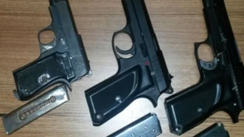 Şüpheli Araçtan 3 Adet Tabanca Ele Geçti