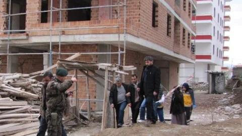 İntihara Kalkışan Şahsı Polis Vazgeçirdi