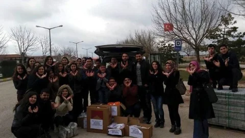 Kütahyalı Gençler YGS Malzemeleri Topladı