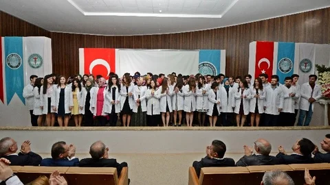 Tıp Fakültesinde Beyaz Önlük Heyecanı