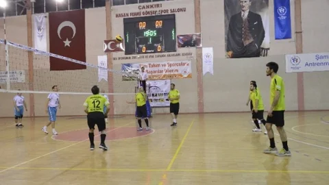 Çankırı'da Valilik Voleybol Turnuvası Başladı