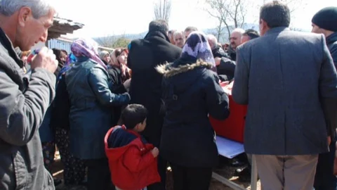 Mevzide İntihar Ettiği Öne Sürülen Asker Toprağa Verildi