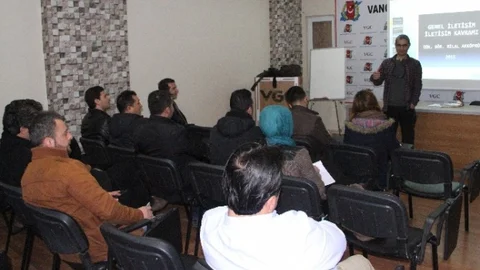 Gazetecilere ‘Iletişim' Semineri