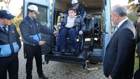 Engelliler Sanat İle Gülecek