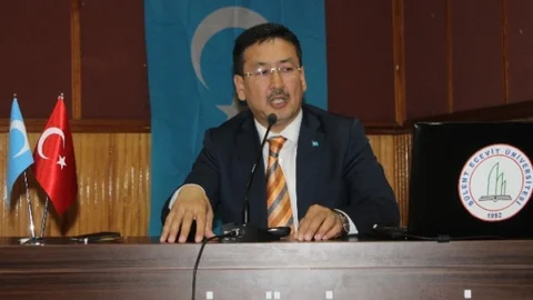 Beü'de Doğu Türkistan Konuşuldu