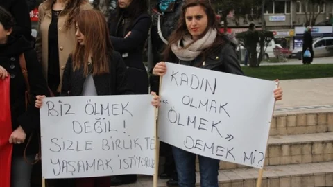 Yağan Kadın Cinayetlerinin Son Bulması İçin Bir Basın Açıklaması Yaptı