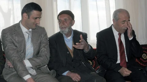 Çelikhan Kaymakamı Şehit Ailelerini Ziyaret Etti